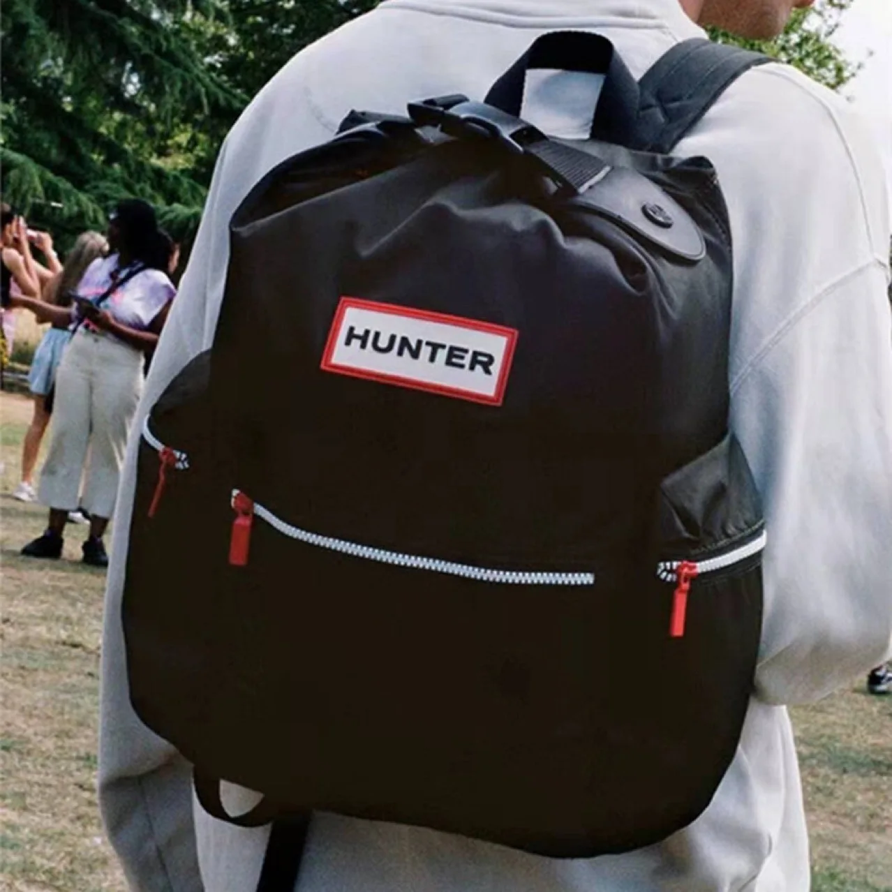 Streetwear Brand Backpack - 2025年バックパック・タイドブランド 男女兼用スクールバッグ、大容量防水パソコン用リュックサック、軽量アウトドアバッグ。